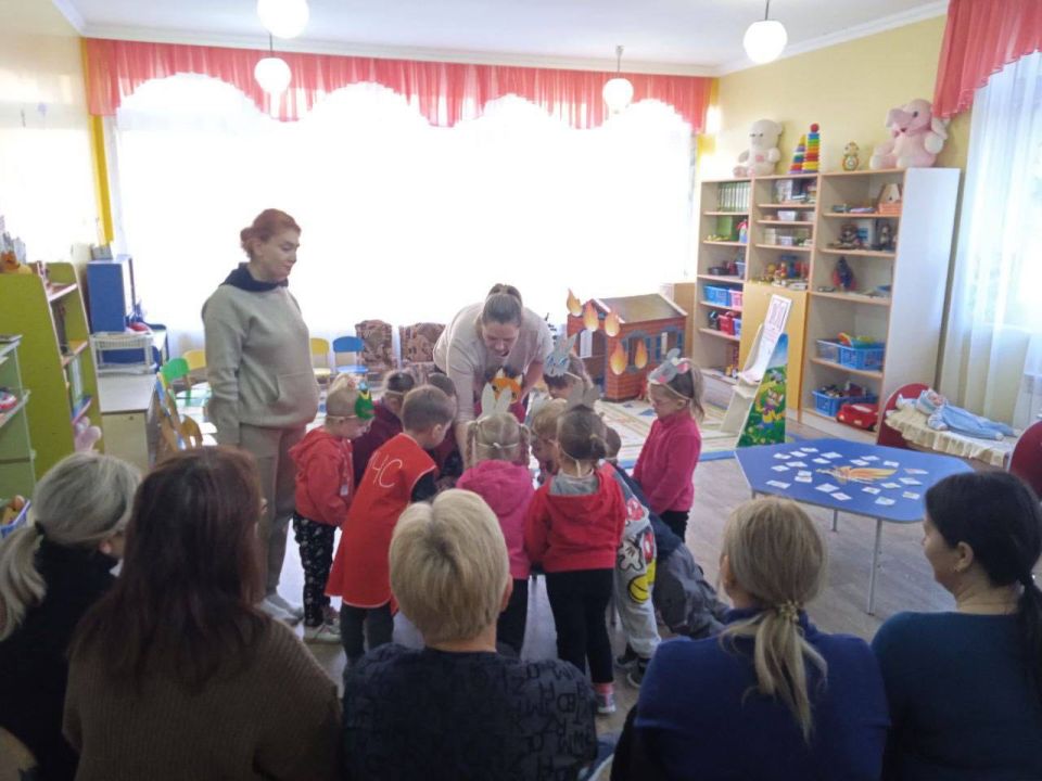 В Светлодарском учебно-воспитательном комплексе города Дебальцево состоялось значимое событие, направленное на укрепление семейных ценностей и обеспечение благополучия подрастающего поколения по партийному проекту "Крепкая...