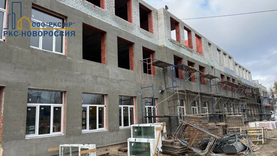 Продолжаются работы по восстановлению школы №40 в Орджоникидзевском районе Мариуполя