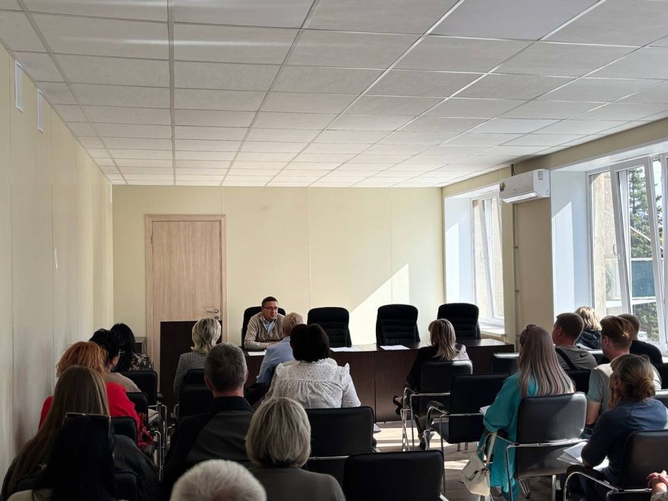 Роман Конев: 18 ноября 2025 года в рамках реализации партийного проекта «Единой России» «Предпринимательство» провёл первое заседание Совета предпринимателей при главе муниципального образования городского округа Горловка...