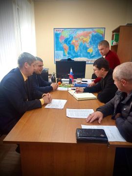 В администрации Мангушского округа, под руководством заместителя Главы Администрации Михаила Чекалова состоялось рабочее совещание с представителями коммунальных служб