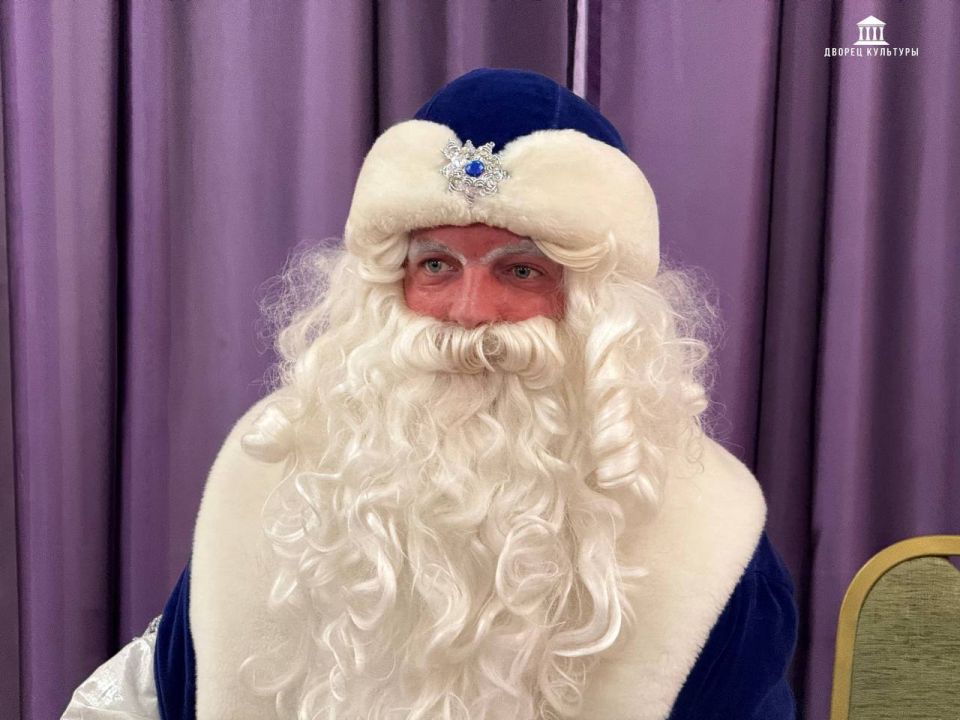 18 ноября в ГКДОУ «Детский сад №23 г.о. Харцызск» разделить радость дня рождения вместе со своими маленькими друзьями пришел сам Дедушка Мороз! Его сопровождал веселый снеговик Олаф, и вместе они закружили детей в вихре игр...