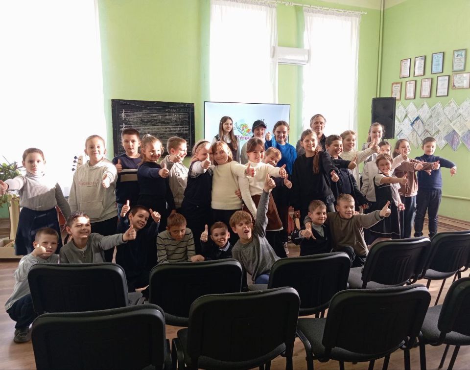 «МУЗЫКАЛЬНАЯ ШКАТУЛКА». Во вторник, 18 ноября 2025 года, в инструментальной студии «До-ре-микс» МБУ «ДК им. В. Маяковского г. о. Торез» состоялась музыкально - познавательная беседа «Музыкальная шкатулка»