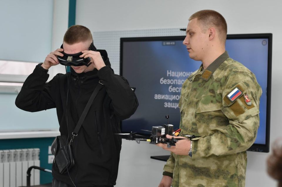 Представители Ленобласти организовали молодёжный форум в Макеевке
