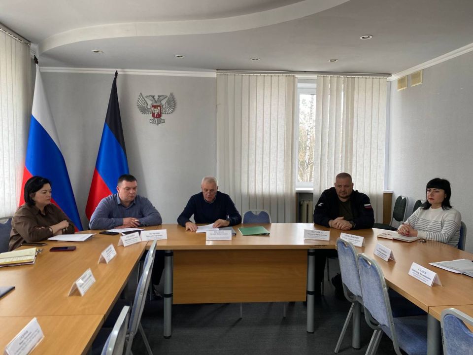 Евгений Поплавский: Провел аппаратное совещание с руководителями ведомств и представителями силовых структур