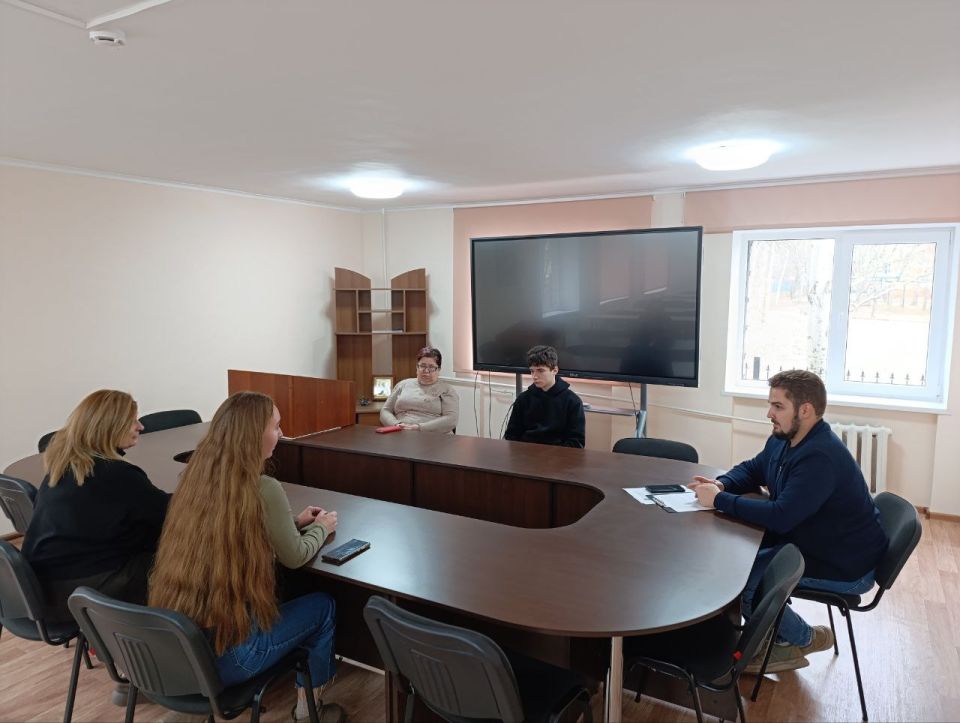 Роман Конев: СОСТОЯЛИСЬ ВСТРЕЧИ. 18 ноября 2025 года депутаты Горловского городского совета от фракции «Единая Россия» — Александр Кунов и Сергей Медведев в рамках исполнения поручения Главы Донецкой Народной Республики...