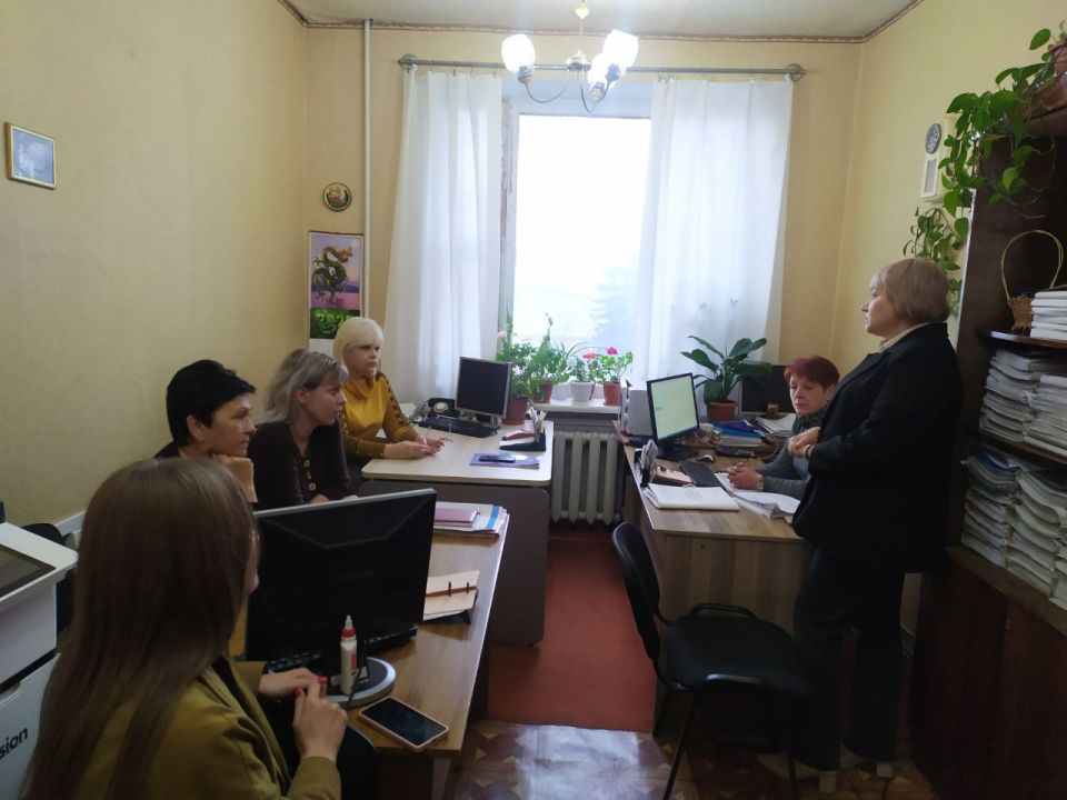 18 ноября управляющий делами администрации городского округа Торез Наталья Бекетова провела встречу с трудовым коллективом Отдела статистики в