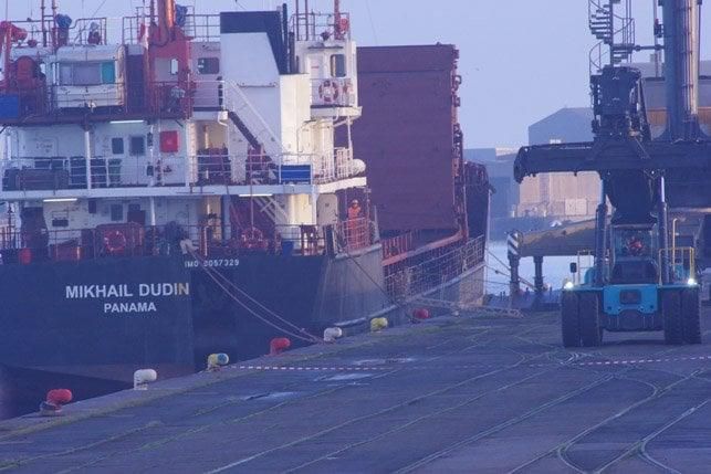 Аморальная сделка?. Несмотря на постоянные выступления против России и требованиях изоляции, французский бизнес не спешит рвать все связи с партнёрами из РФ. За что, похоже, получит по шапке