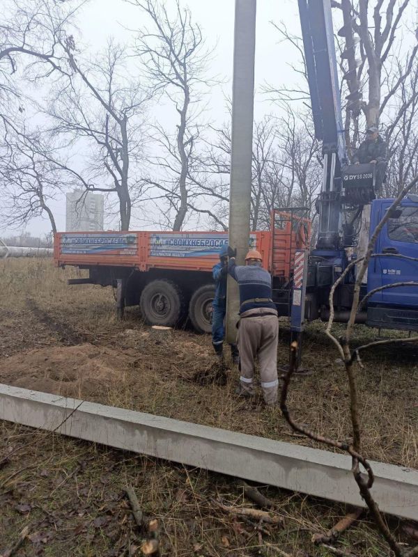 Александр Шатов: Сахалинские электрики заменили несколько опор ЛЭП в Шахтерске