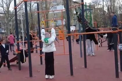 Парк в Ясиноватой обретает новую жизнь благодаря Челябинской области