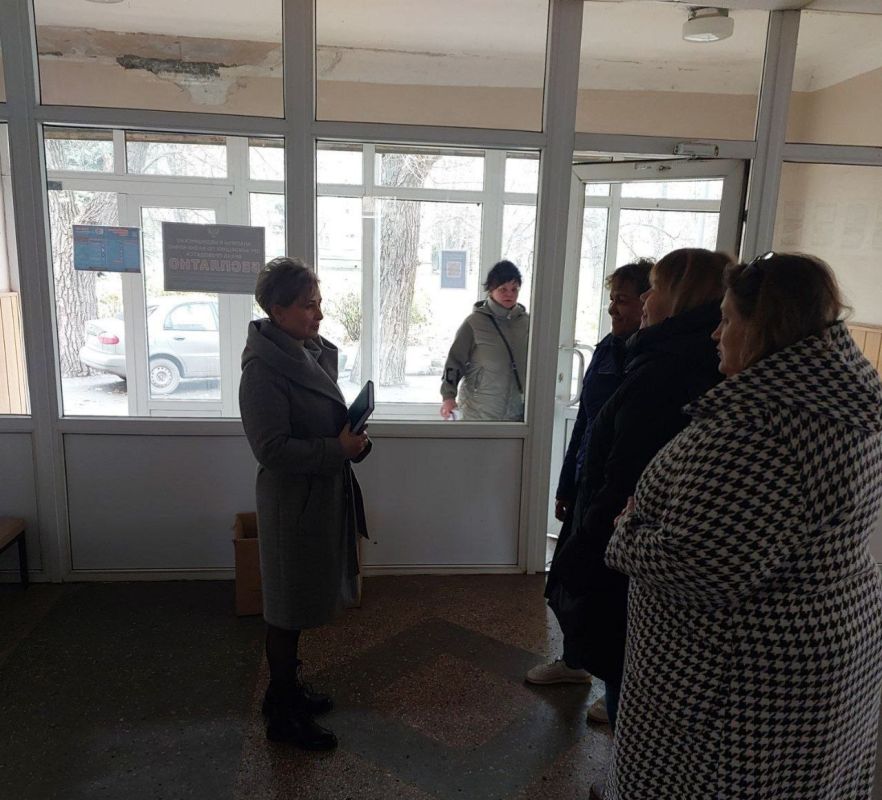 ВСТРЕЧИ С ЖИТЕЛЯМИ. 20 ноября 2025 года депутат Ясиноватского муниципального совета Донецкой Народной Республики от фракции «Единая Россия» Елена Асаул провела встречу с жителями