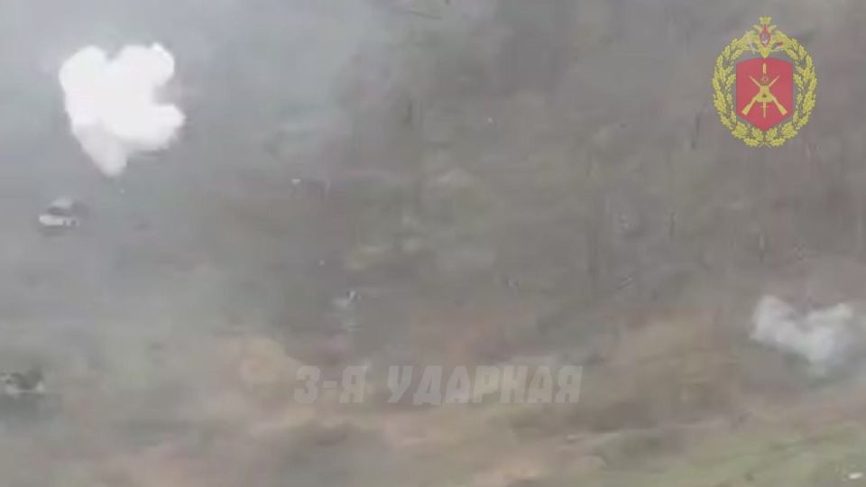 Мы не раз объясняли как работает тактика ВС РФ с постоянным давлением по всей линии фронта