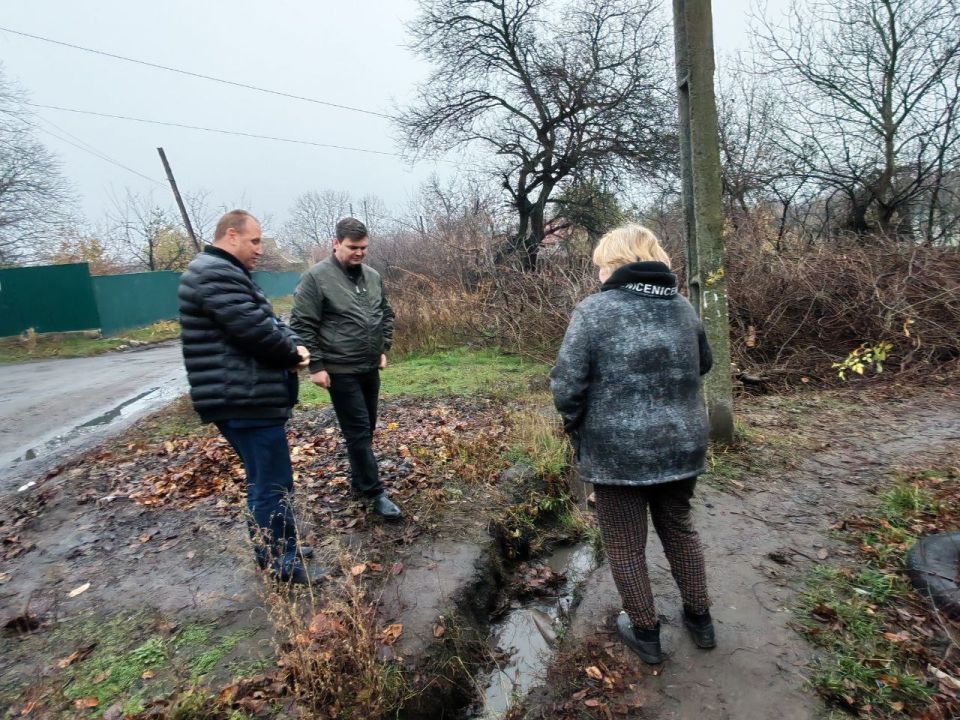 Встреча с населением. Сегодня, 20 ноября, Председатель Торезского городского совета Александр Казмерчук совместно с Главой муниципального образования городской округ Торез провел встречу с населением по улице Колесникова