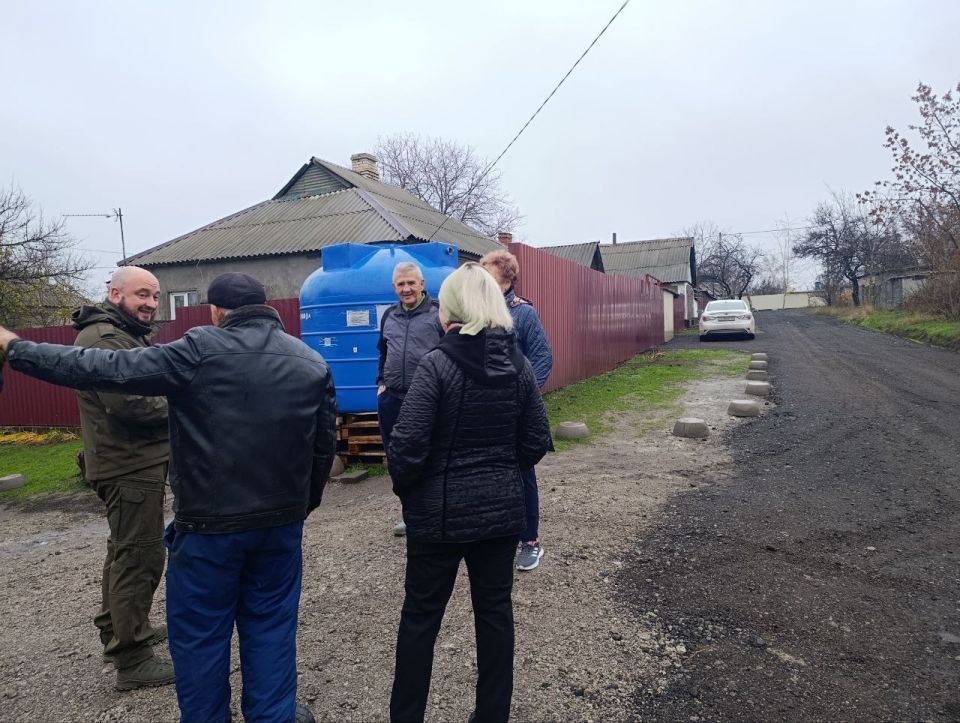 Сегодня, 20 ноября в Червоногвардейском районе прошла встреча депутата Макеевского городского совета ДНР первого созыва Сергея Щетинина с жителями жилого массива Крупской по адресу: улица Тютчева, 4