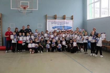 В Мариуполе прошел спортивный праздник для детей «Дружи со спортом с малых лет»