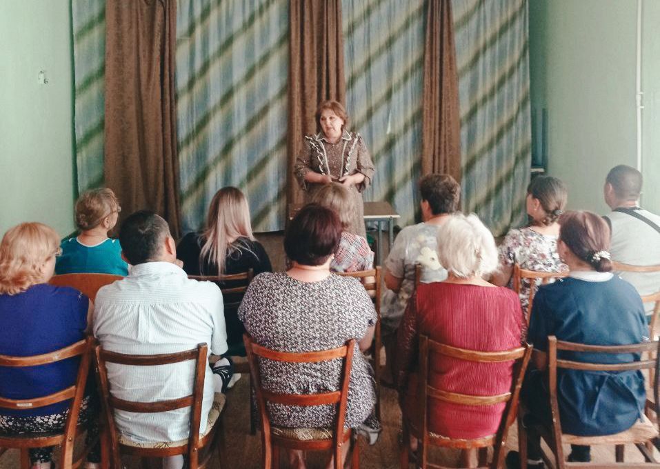 Состоялась встреча начальника Управления образования администрации городского округа Горловка с трудовым коллективом