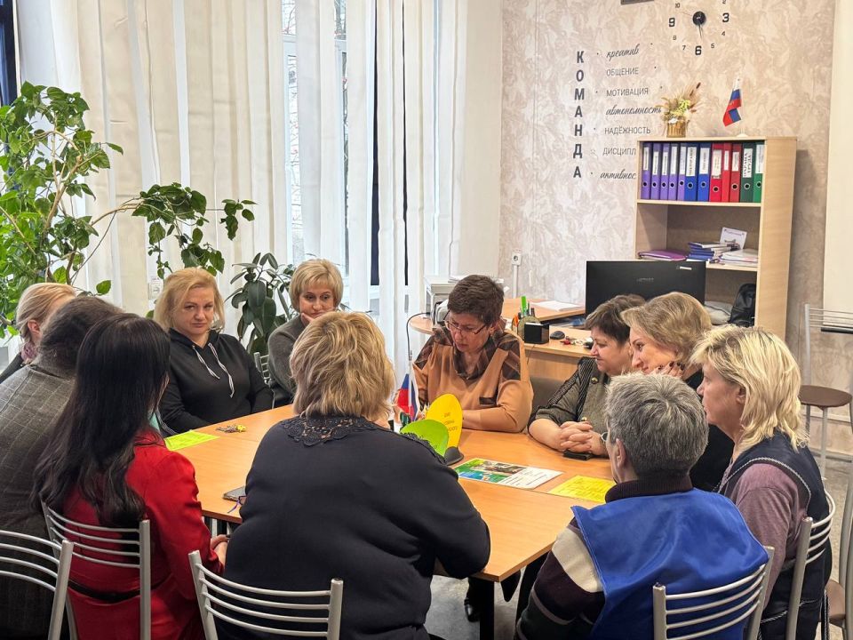 Елена Рязанцева: В формате открытого диалога провела встречу с коллективом школы №138