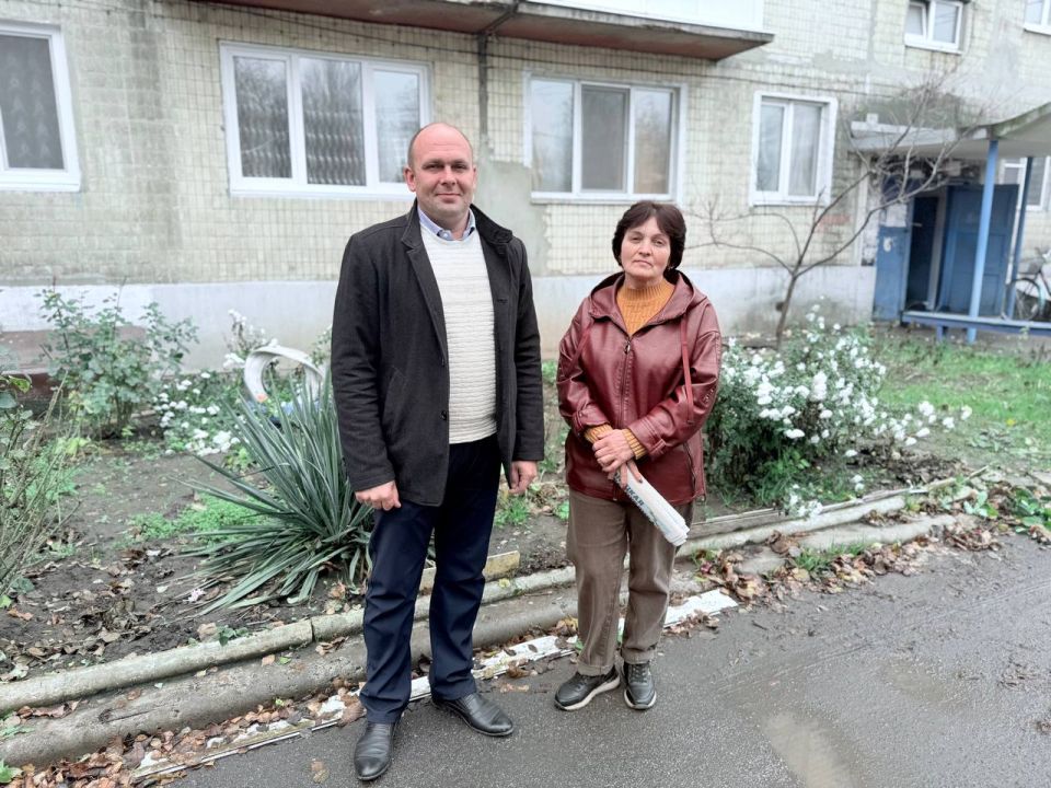 Сегодня, 21 ноября, в рамках партпроекта «Школа ЖКХ», состоялась встреча с участницей Всероссийского конкурса «Лучший дом. Лучший двор», в номинации «Лучший двор», по ул. Короленко, д.25