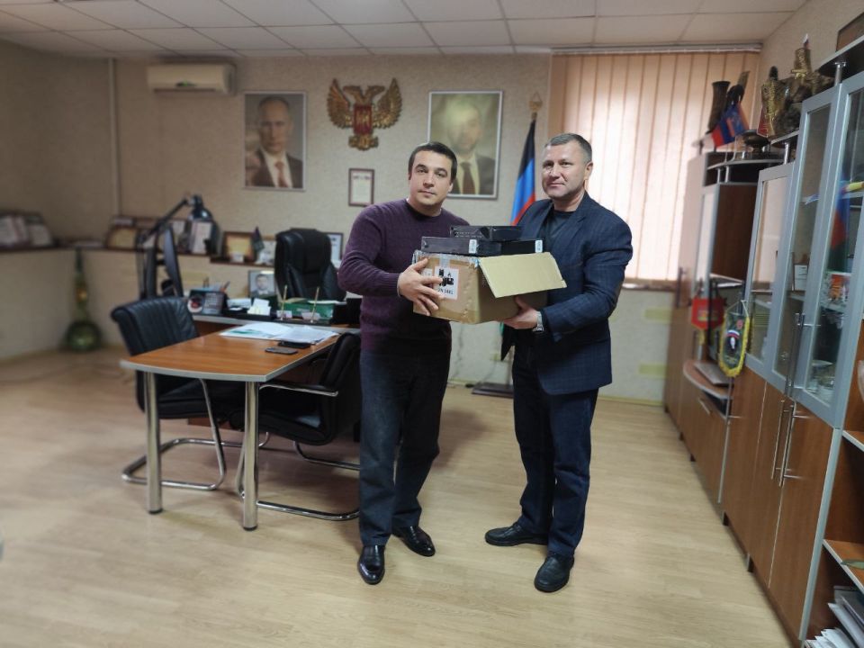 Принял на донецкой земле делегации Министерства лесного хозяйства и охраны объектов животного мира Нижегородской области во главе с Министром Романом Воробьевым и Департамента природных ресурсов и экологии Ямало-Ненецкого...