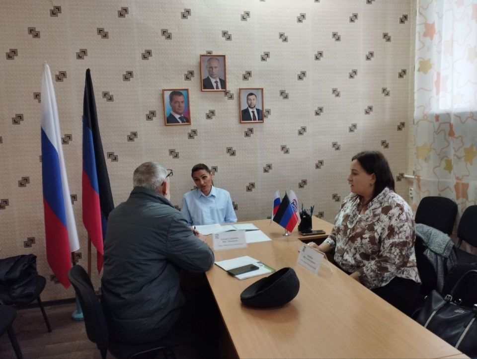 Сегодня, 21 ноября, в общественной приёмной Всероссийской политической партии «Единая Россия» Центрально-Городского внутригородского района г. Макеевки, расположенной по адресу: ул. 250-летия Донбасса, 2б, адвокатами...