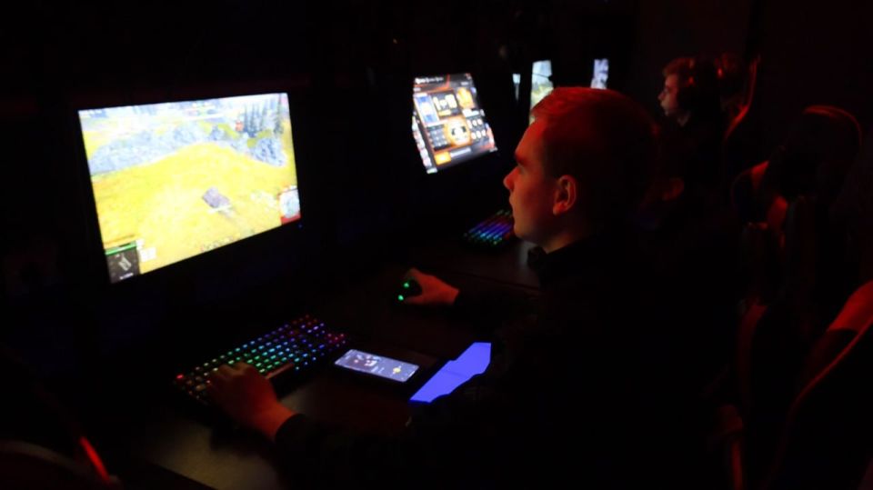 Киберспорт объединяет: в ДНР прошёл региональный этап школьной лиги