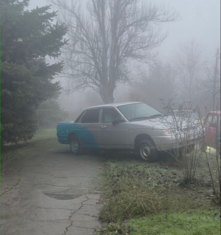 Житель Макеевки показал, как НЕ надо парковаться на авто