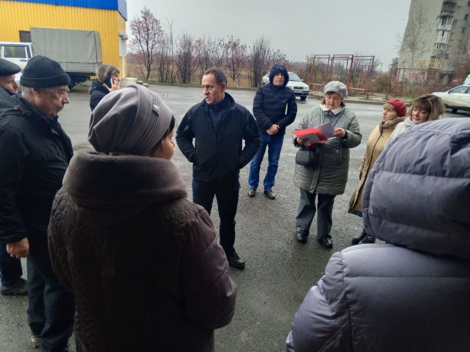 Александр Пеняев: На встрече с жителями дома № 11 в 3-м микрорайоне обсудили целый ряд тем, которые сегодня остаются актуальными для многих жителей округа