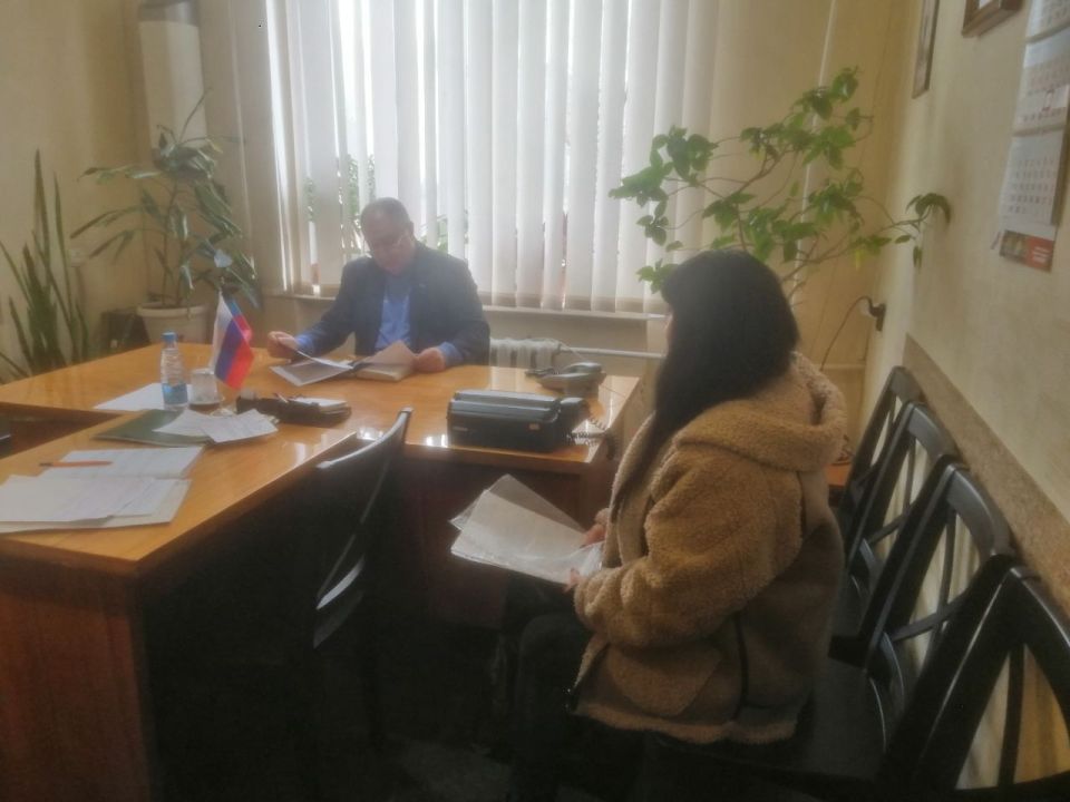 Игорь Мартынов: Личный прием граждан. 21 ноября, согласно утвержденному графику, заместитель главы администрации муниципального образования городского округа Енакиево Сергей Божик провел личный прием граждан