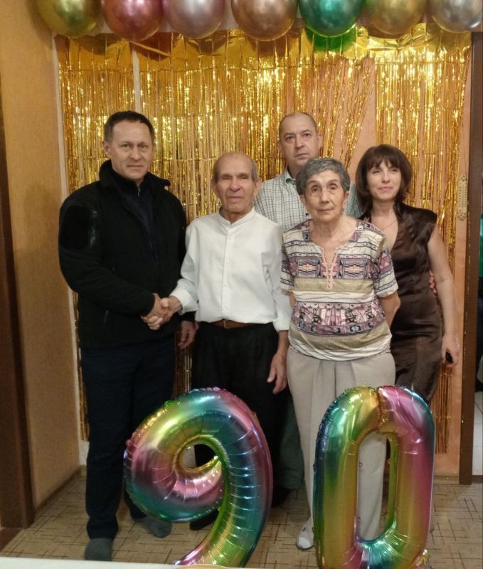 Александр Пеняев: От всей души поздравил с 90-летием ветерана-машиностроителя Григория Михайловича Марченко