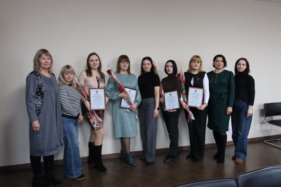 21 ноября, в преддверии Дня психолога, в администрации городского округа Торез за добросовестный труд, высокий профессионализм и оказание содействия психолого-педагогической подготовке лиц, желающих принять на воспитание в...