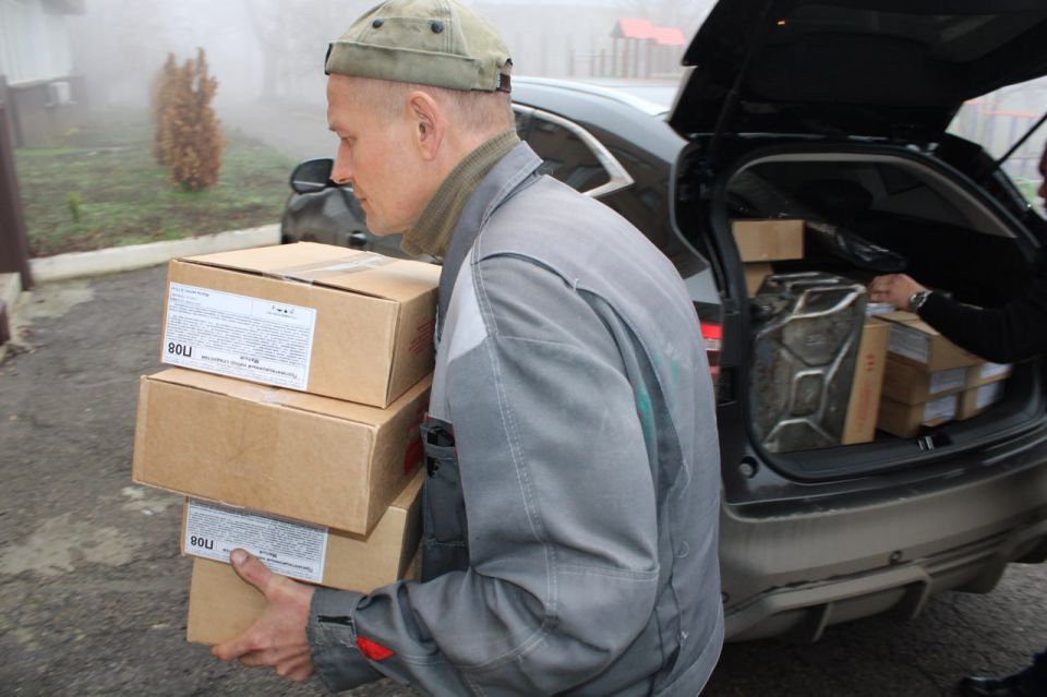 Иван Приходько: В социально-реабилитационный центр для несовершеннолетних города Горловка были переданы подарки от наших друзей из Ростова-на-Дону и лично от сопредседателя Всероссийской ассоциации развития местного...