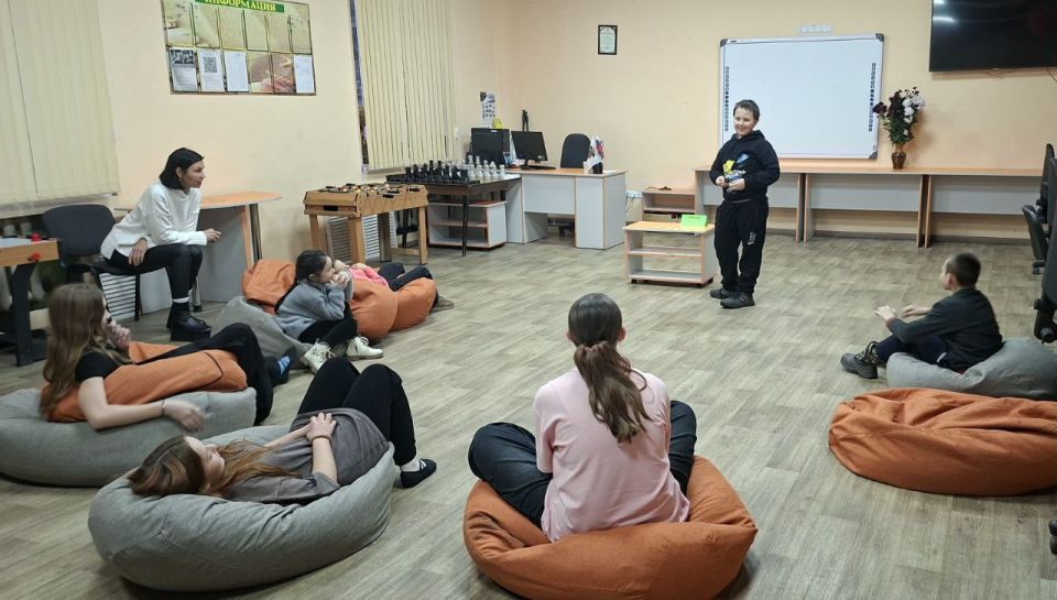 В МБУ «Мироновский поселковый ДК» прошла игра «Крокодил. Профессии»