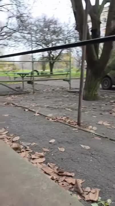 ���������� � ���������.. �������� �� ����� ��������� � ��������� �� ������ �� ���� �������� (��-�� �� ������, ��-�� ��� ���-�� �� ��������). ����� ���� ������� ��� � �������, ������� ��� � �������. ������� ����� �� ����....