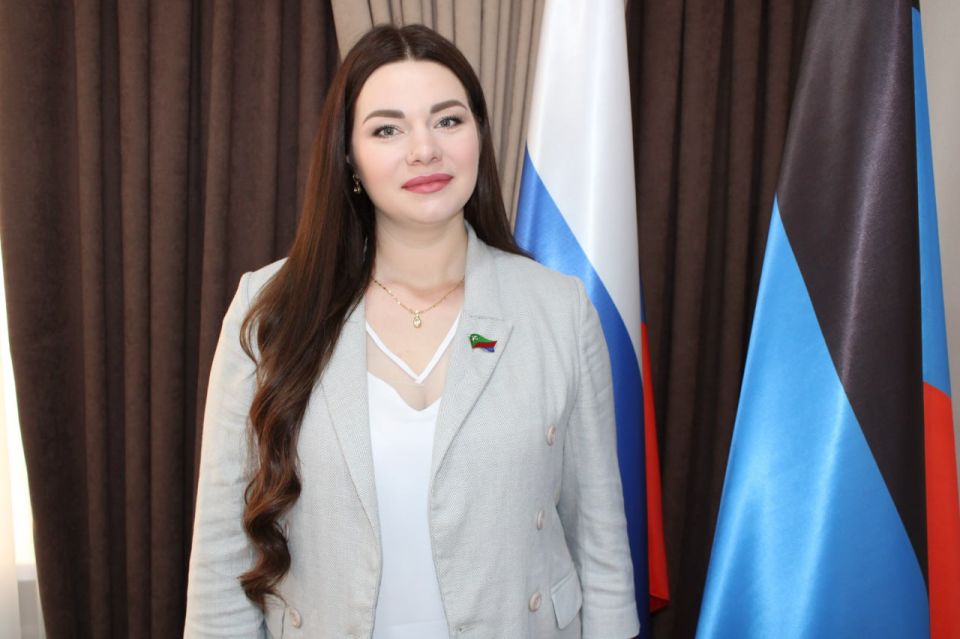 Иван Приходько: Сегодня день рождения празднует заместитель председателя Горловского городского совета Донецкой Народной Республике София Игоревна Потапова