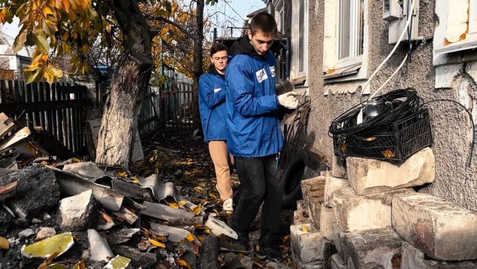 Молодогвардейцы Мариуполя продолжают оказывать помощь местным жителям