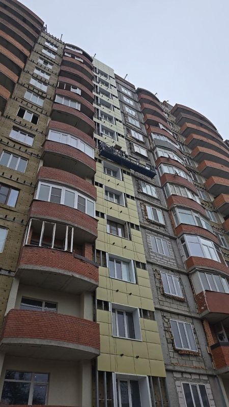 Строители Чувашии продолжают оказывать поддержку в восстановлении жилфонда Мариуполя