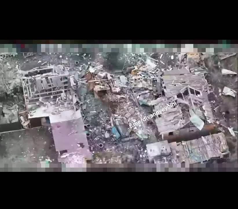 Владислав Шурыгин: Работа операторов FPV-дронов 68 Танкового Полка с позывными ”Маркер” и ”Сова” по блиндажам и подвалам украинских военнослужащих в н.п Софиевка, Донецкая область