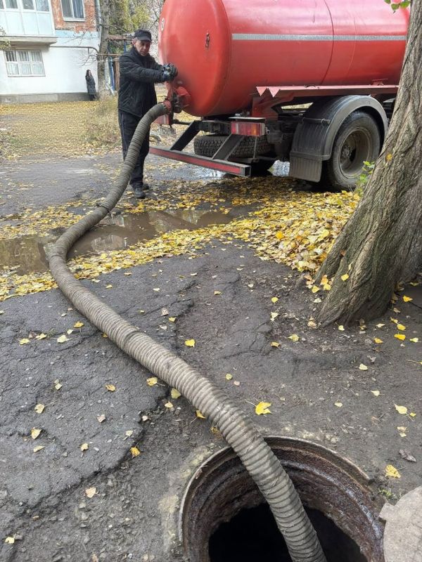 Коммунальщики восстановили водоснабжение в одном из районов Харцызска