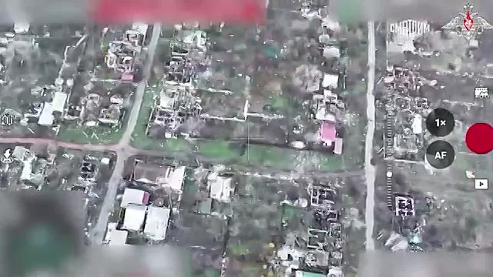 ВС РФ сбросили более 2 тысяч листовок с призывом к украинским военным сдаться в плен в районе Димитрова