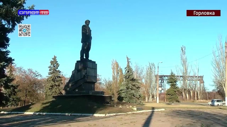 Роман Конев: Достопримечательности: Памятник Изотову Н. А. 24.11.2025