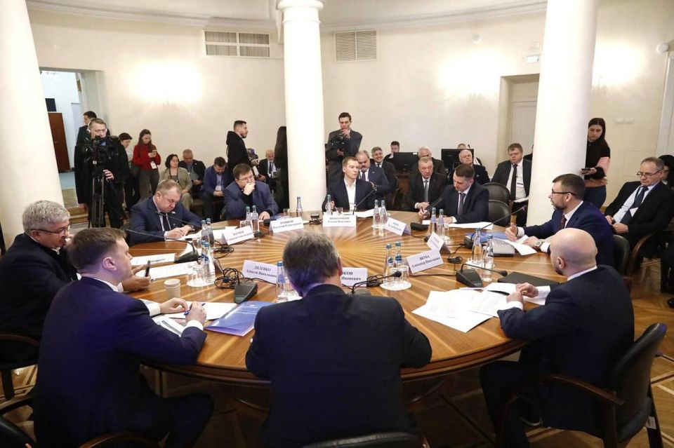 Константин Кузьмин: Вместе с Главой ДНР Денисом Пушилиным принял участие в Межфракционной конференции «Приоритеты социально-экономического развития России» в Государственной Думе