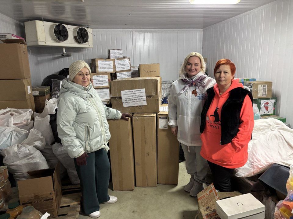 Женсовет Азова протянул руку помощи Горловке