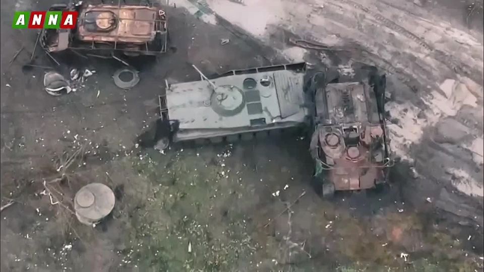 Уничтоженная украинская техника на главной логистической магистрали для группировки ВСУ в треугольнике Покровск-Мирноград-Родиское