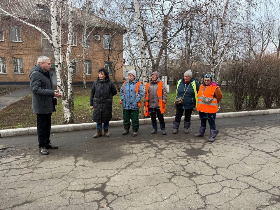 Сегодня, 26 ноября, провёл встречу с сотрудниками участка МУП АГОД «Зелёное строительство города Донецка» в г. Моспино