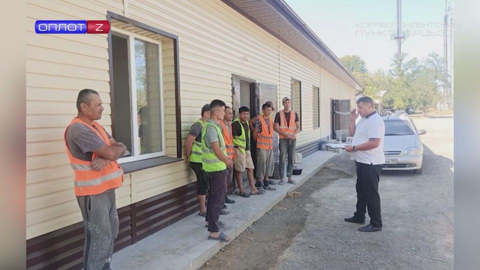   .             ,   800     