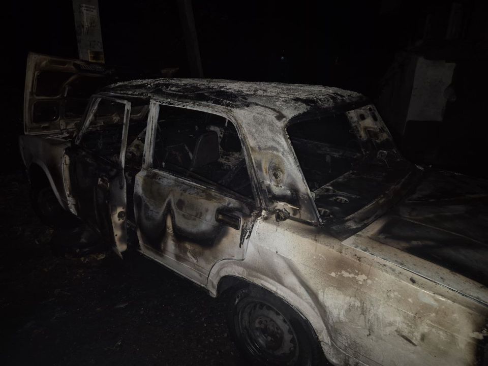 Житель Тореза угрожал убить незнакомца, после чего угнал и поджег его автомобиль