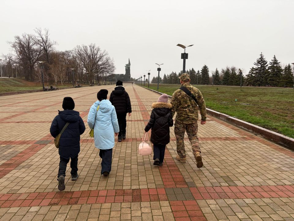 Бойцы ОСН «Ратник» организовали экскурсию в музей для детей сотрудников