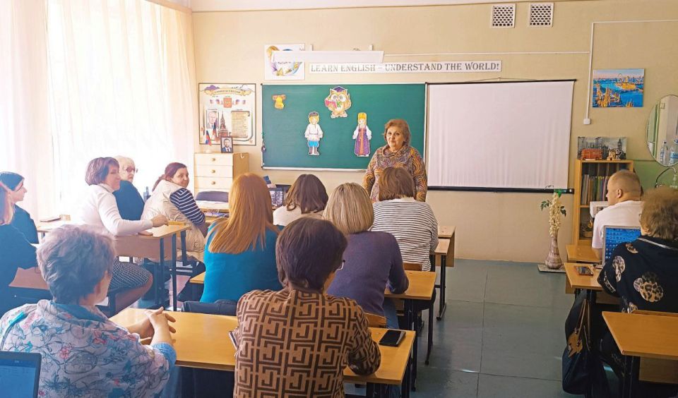 Состоялась встреча начальника Управления образования администрации городского округа Горловка с трудовым коллективом