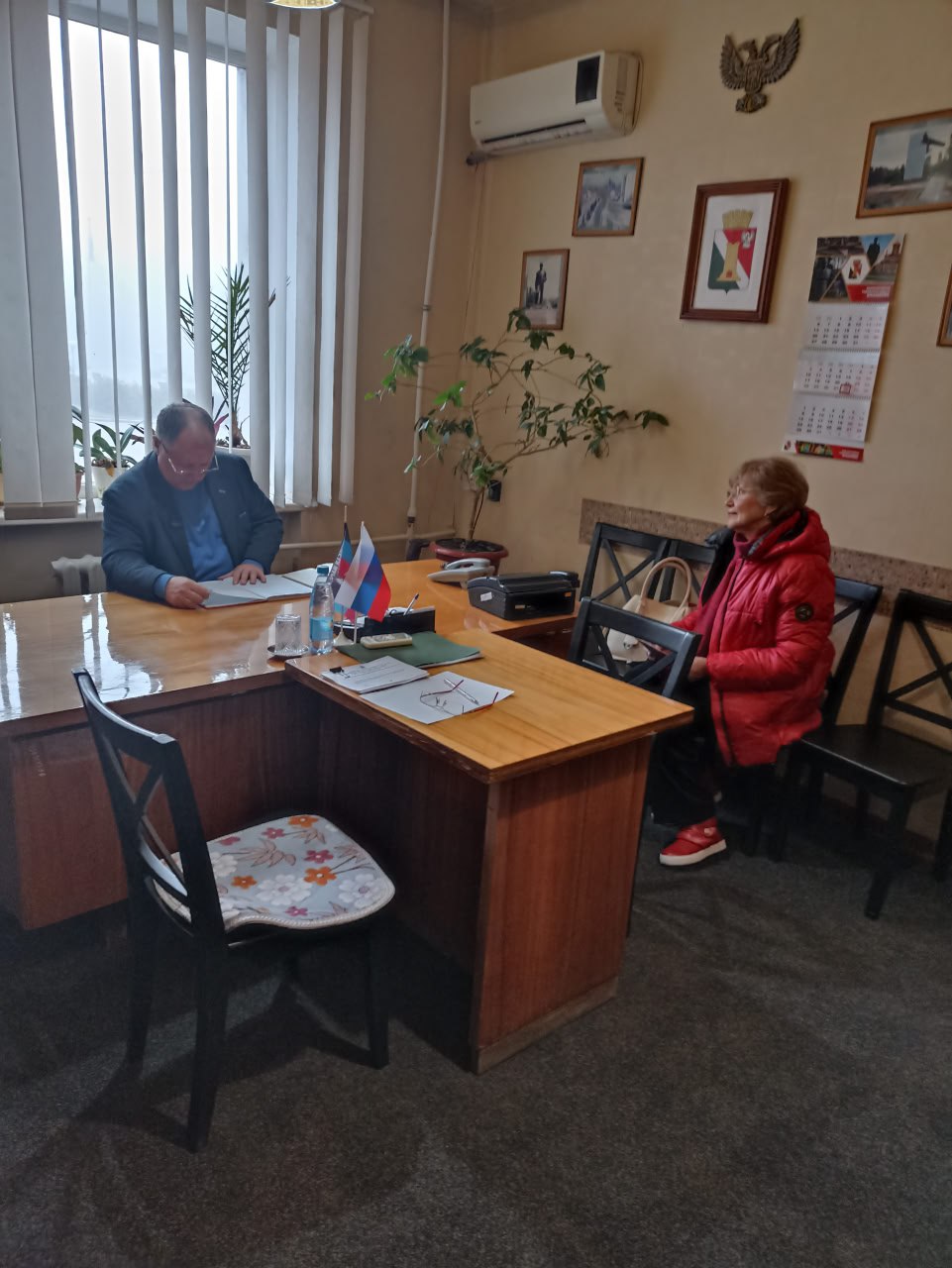 Игорь Мартынов: Личный прием граждан. 28 ноября состоялся личный прием граждан заместителем главы администрации муниципального образования городского округа Енакиево Сергеем Божиком