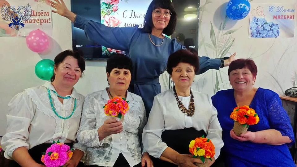 Сердца, полные любви: как в Дебальцево и Донецке отметили День матери