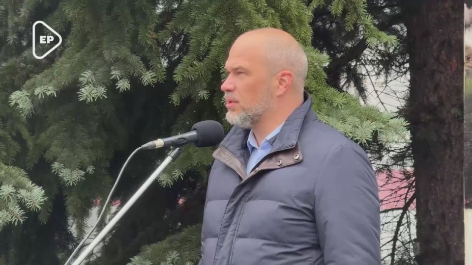 В Дебальцево открыли мемориальные доски работникам локомотивного депо, погибшим в зоне СВО